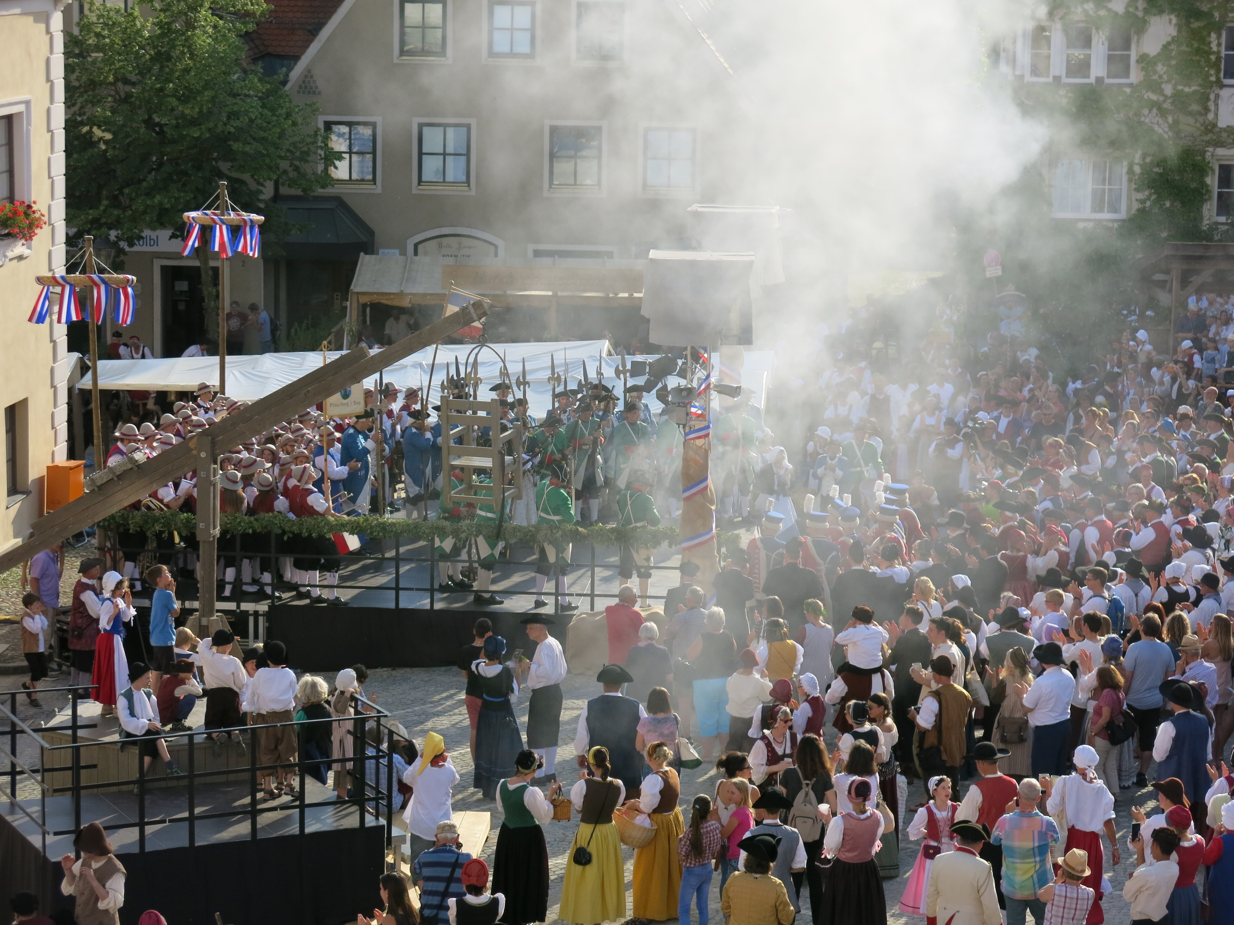 Einzug 10. historisches Altstadtfest Friedberger Zeit 2016